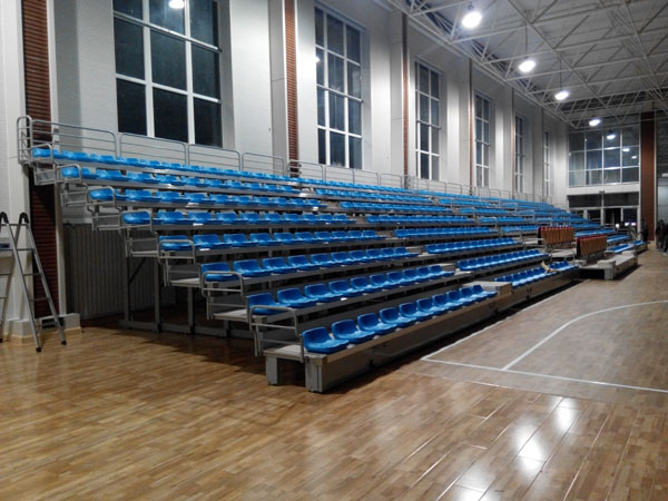 低靠背伸縮看臺